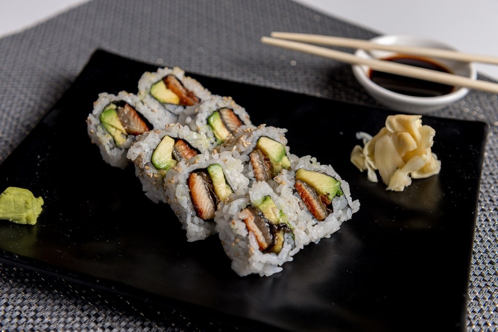 Eel & Avocado Roll
